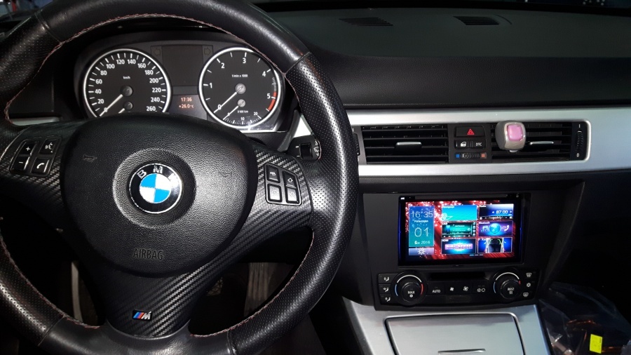 BMW E90.jpg